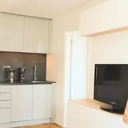 Cute 1 Bedroom Flat In Clifton * Bristol