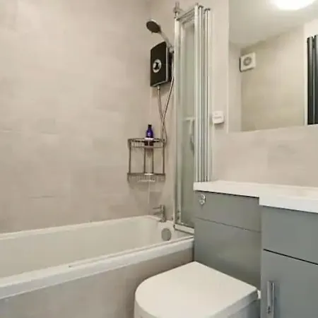 Cute 1 Bedroom Flat In Clifton