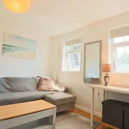 Cute 1 Bedroom Flat In Clifton Apartment *
